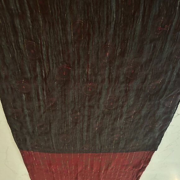Elegant Black and Burgundy Scarf w/Gold Threading - Picture 2 of 5